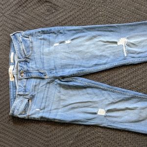 Hollister Distressed Super Skinny Jeans (Size 9R)